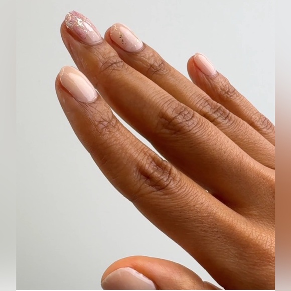 ‘Dashing Diva’ Ultra Shine Gel Strip Nails [34 count ‘GS144 Crystal Clear’] - Picture 5 of 9